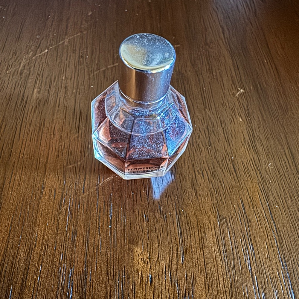 Flowerbomb Faceted Glass Perfume Bottle with Silver Cap